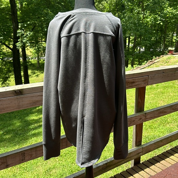 Athletic Active Top - Picture 2 of 2